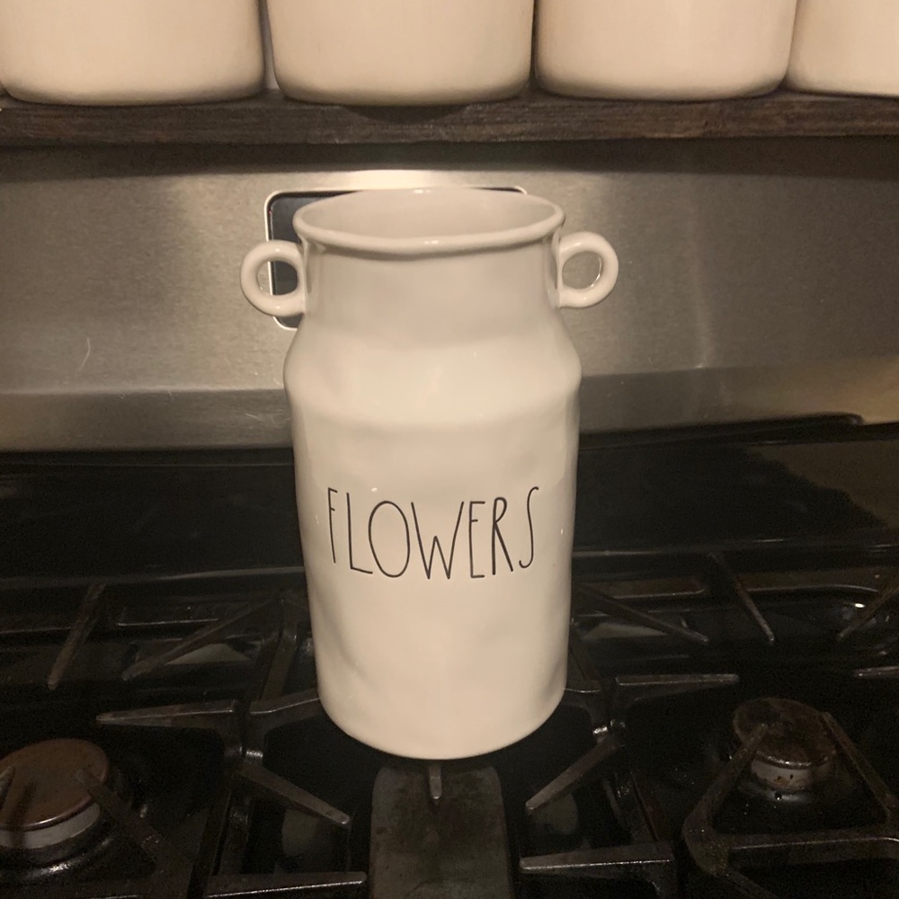 Rae dunn flower vase